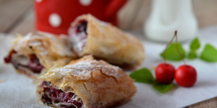 Pita sa višnjama i plazmom (video) | Minjina Kuhinjica