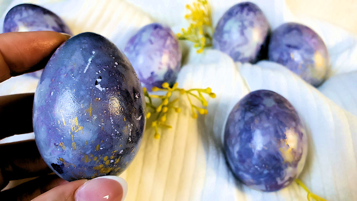 Uskršnja jaja bojena na prirodan način