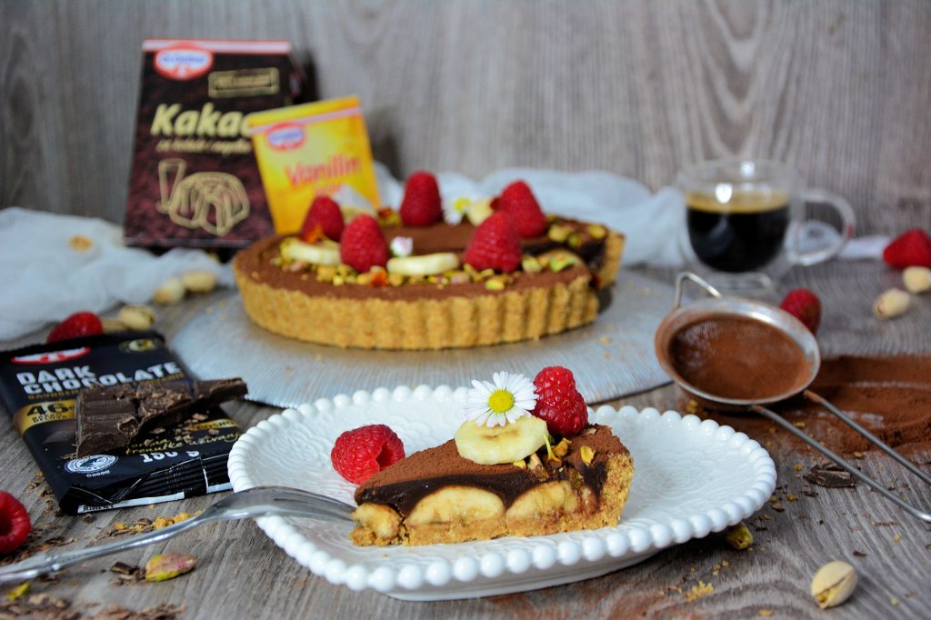 Sočan čokoladni tart sa bananama presek