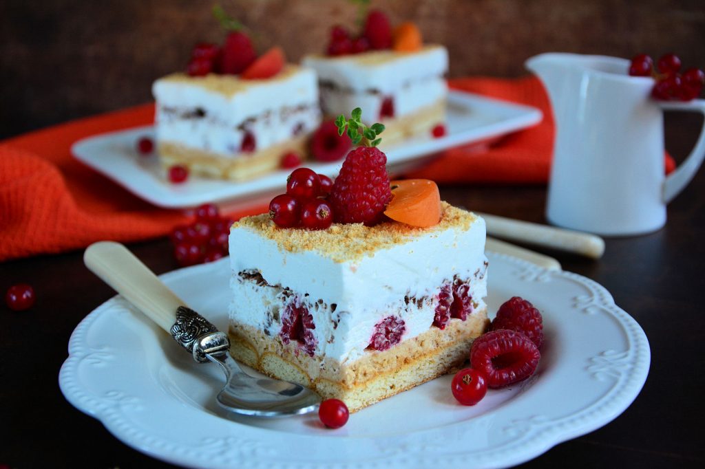 plazma torta bez pečenja sa malinama