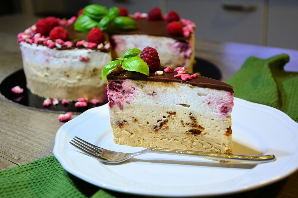 Lenja žena torta bez pečenja kremasta i osvežavajuća