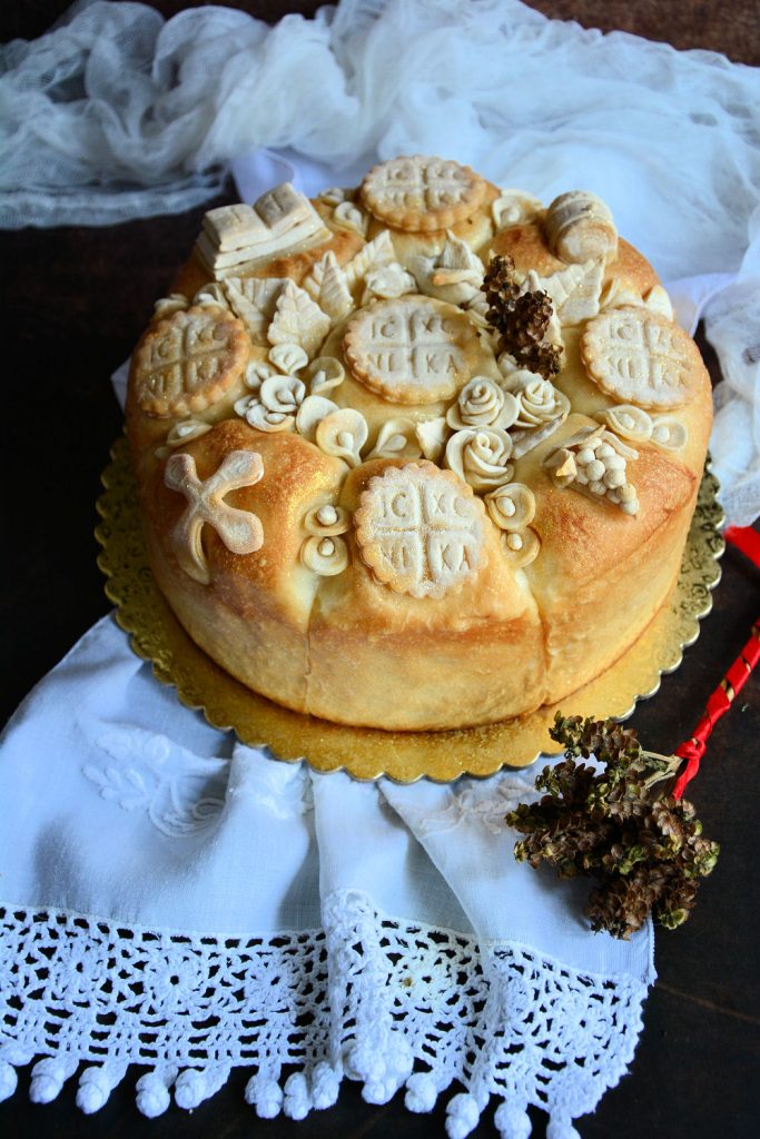 Pečen posni slavski kolač spreman za serviranje | Minjina Kuhinjica Pečen posni slavski kolač spreman za serviranje