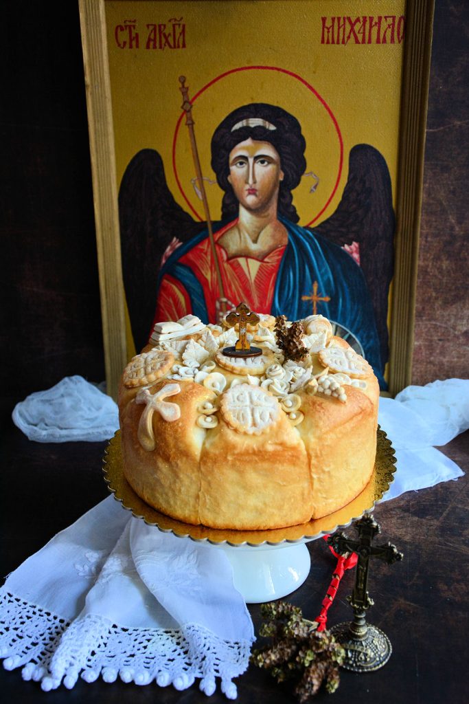 Pečen posni slavski kolač spreman za serviranje | Minjina Kuhinjica Pečen posni slavski kolač spreman za serviranje