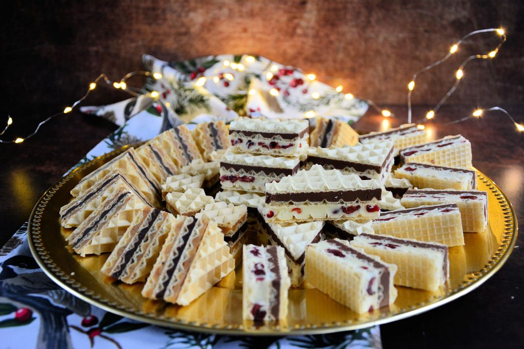 Gotove oblande isečene na štanglice poslužene na tacni