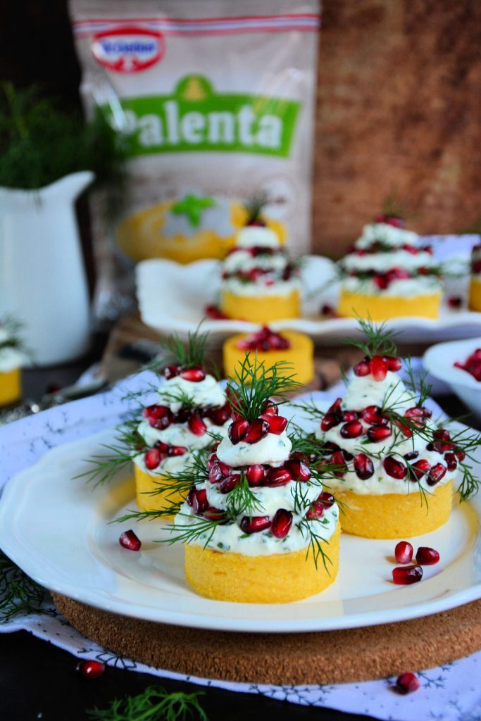 Praznično predjelo od palente u obliku jelke | Minjina Kuhinjica Praznično predjelo od palente u obliku jelke