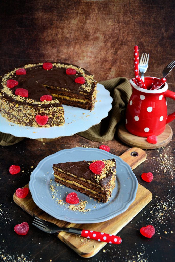 Ambasador torta presek sa dva fila