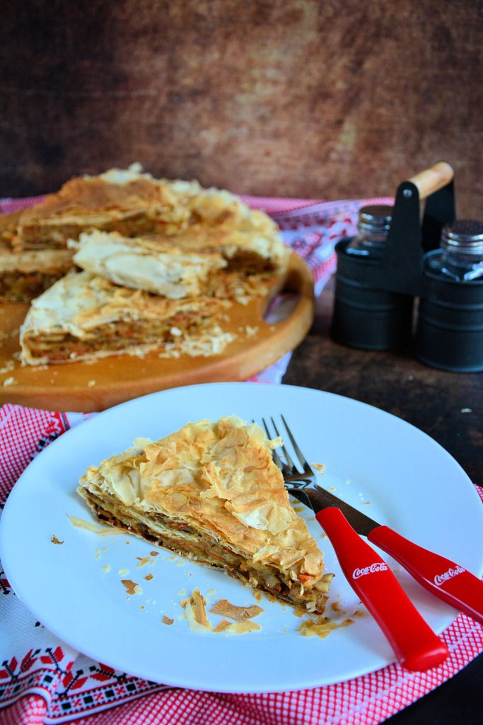 Presek posnog bureka na vodi sa krompirom prazilukom i šampinjonima | Minjina Kuhinjica Presek posnog bureka na vodi sa krompirom prazilukom i šampinjonima