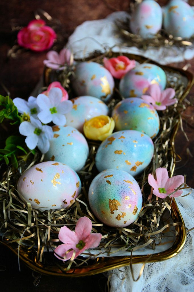 jaja u slagu sa bojama za jaja