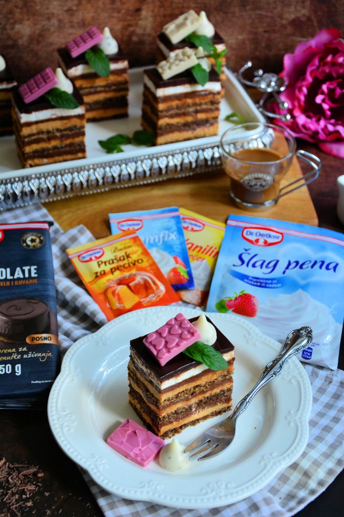 Parče Twix torte na tanjiru kremasta struktura sa Dr Oetker proizvodima