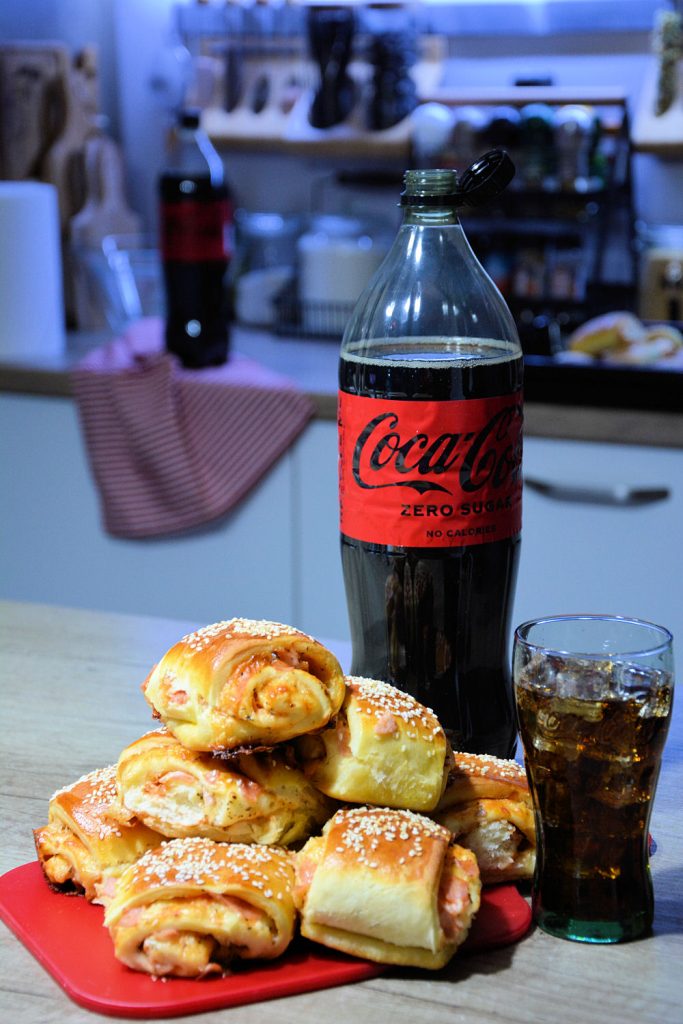 Najmekše pizza rolnice servirane uz čašu Coca-Cola Zero