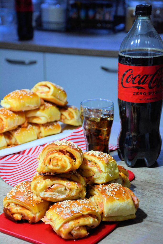 Najmekše pizza rolnice servirane uz čašu Coca-Cola Zero