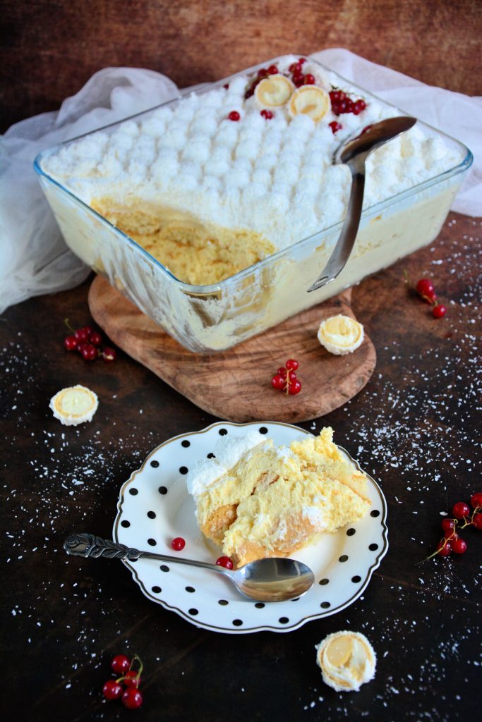 Rafaelo tiramisu bez pečenja sa kokosom i kremastim vanila filom Rafaelo tiramisu bez pečenja sa kokosom i kremastim vanila filom